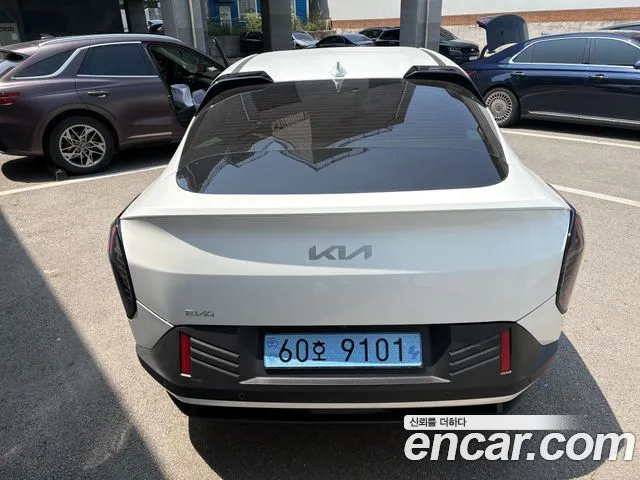Kia EV4 — фото 10
