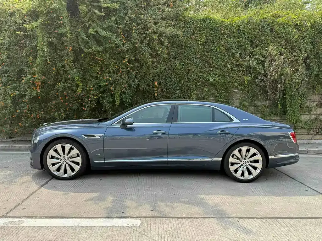 Bentley Flying Spur — фото 7