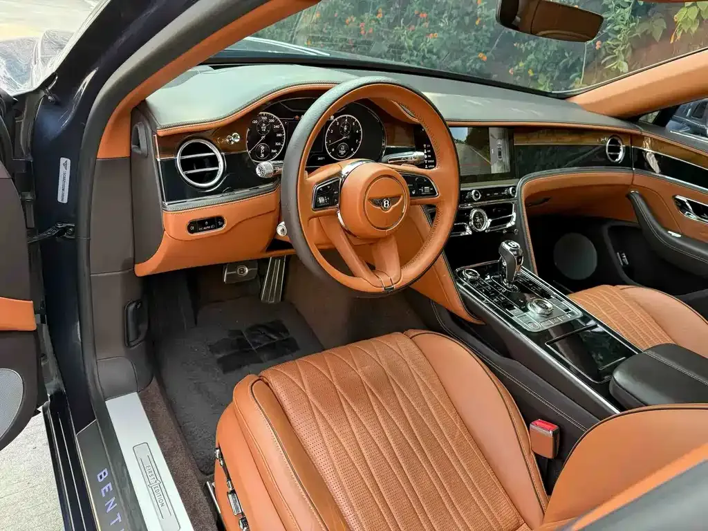 Bentley Flying Spur — фото 3