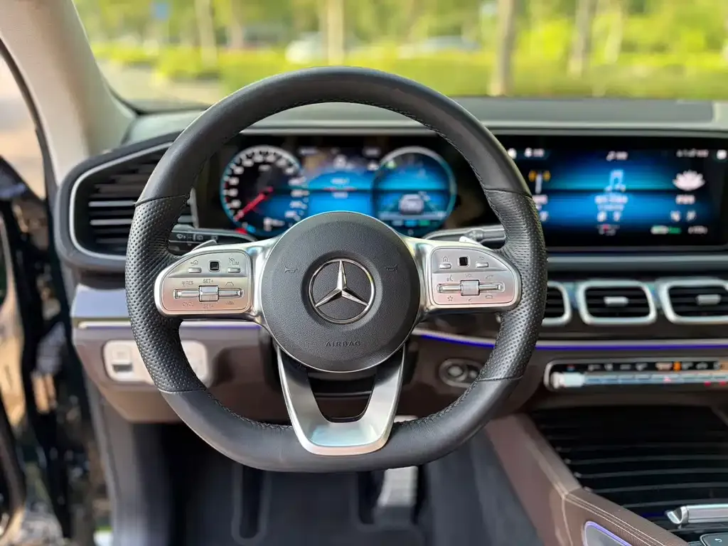 Mercedes-Benz GLS — фото 2