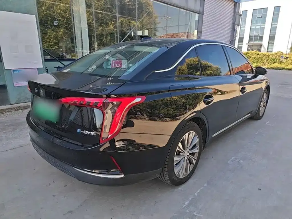 Hongqi E-QM5 — фото 4