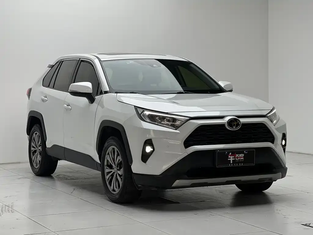 Toyota RAV4 — фото 10