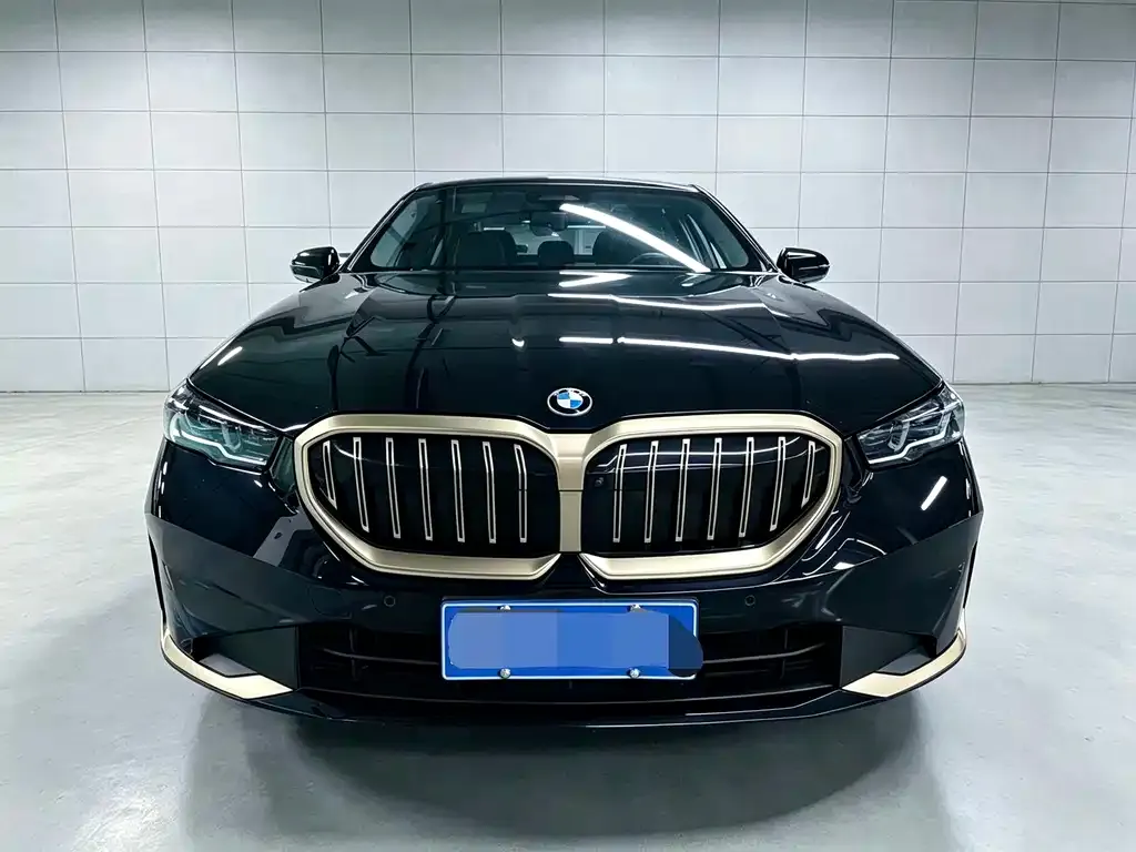 BMW 5 Series — фото 3