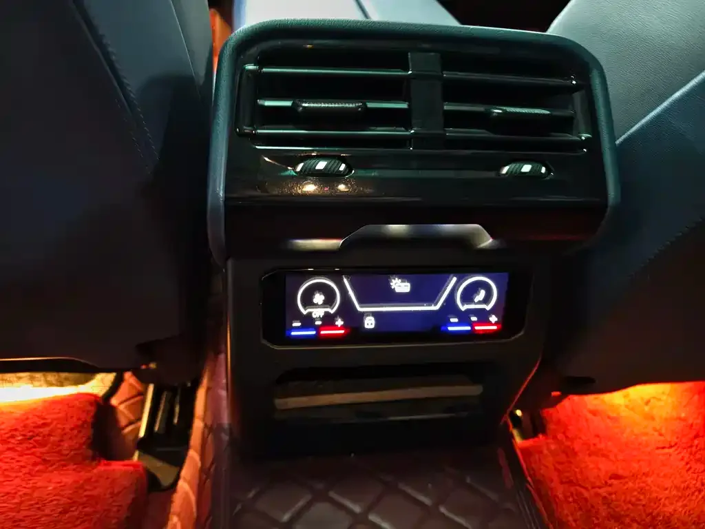 BMW 5 Series — фото 10