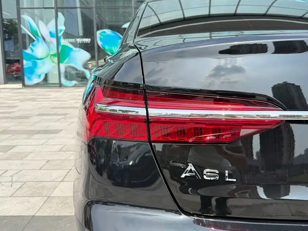 Audi A6L — фото 10