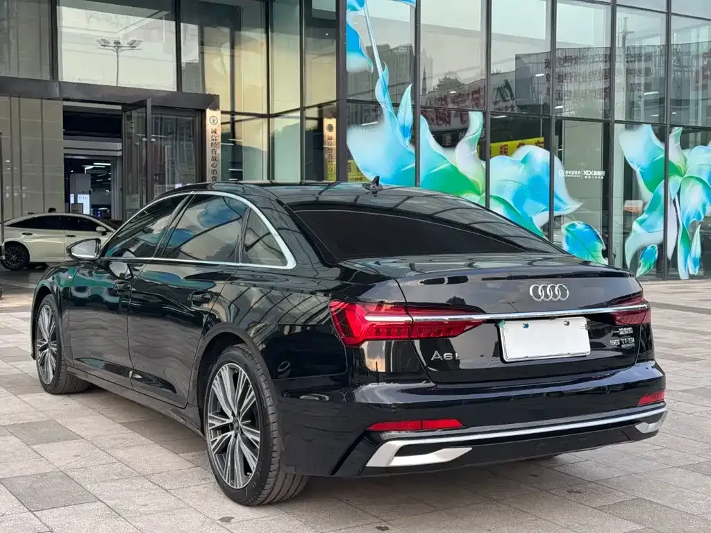 Audi A6L — фото 2