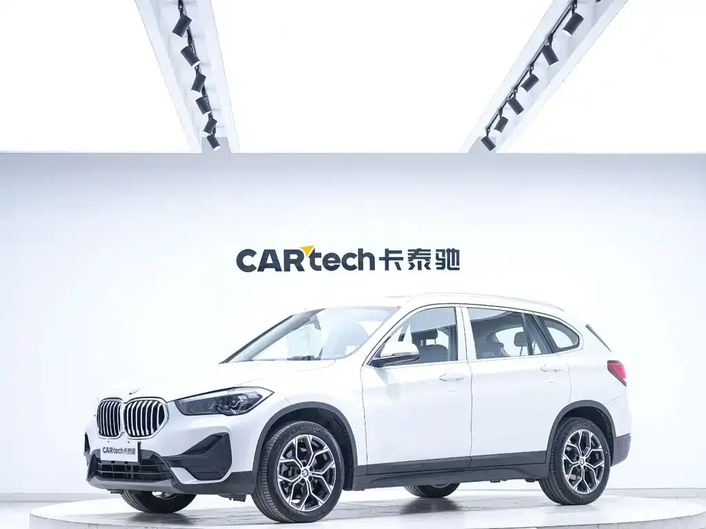 BMW X1 — фото 1