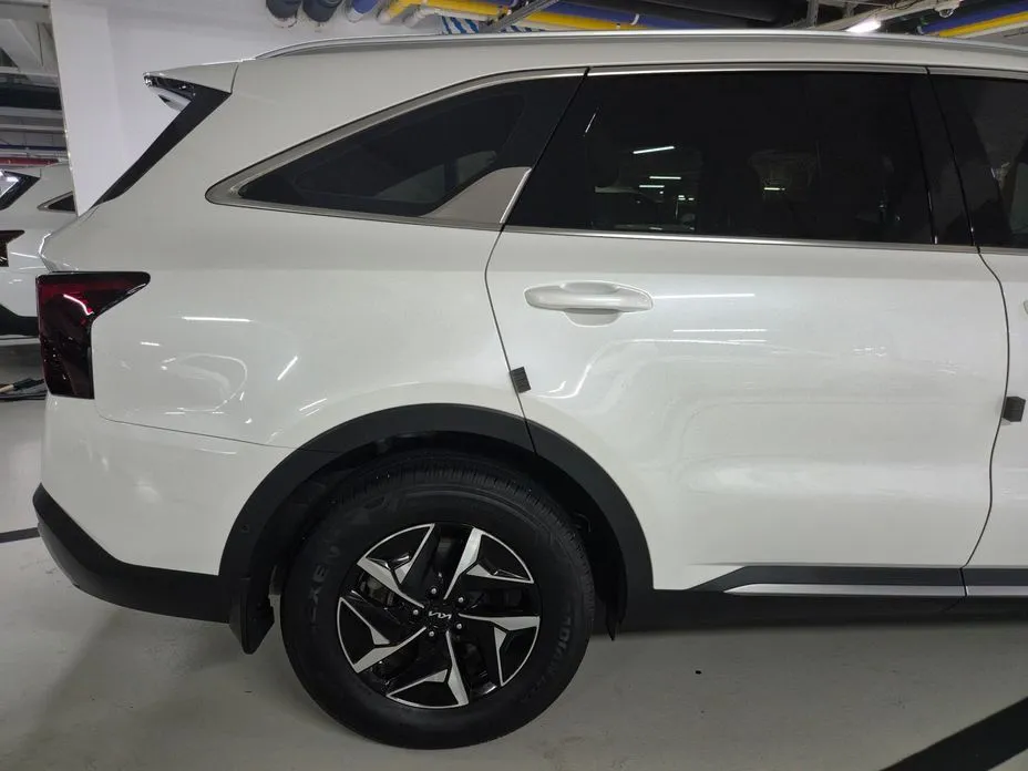 Kia Sorento — фото 7