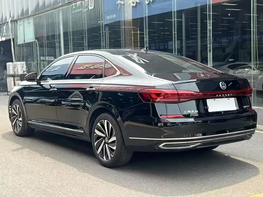 Volkswagen Passat — фото 7