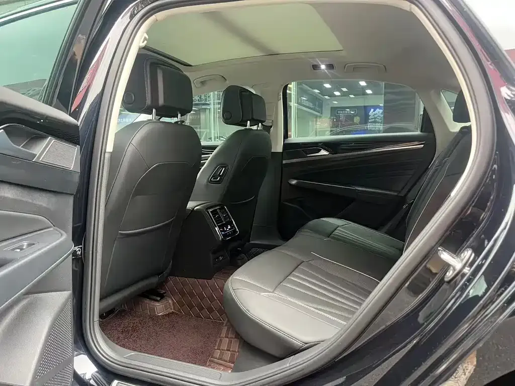 Volkswagen Passat — фото 4