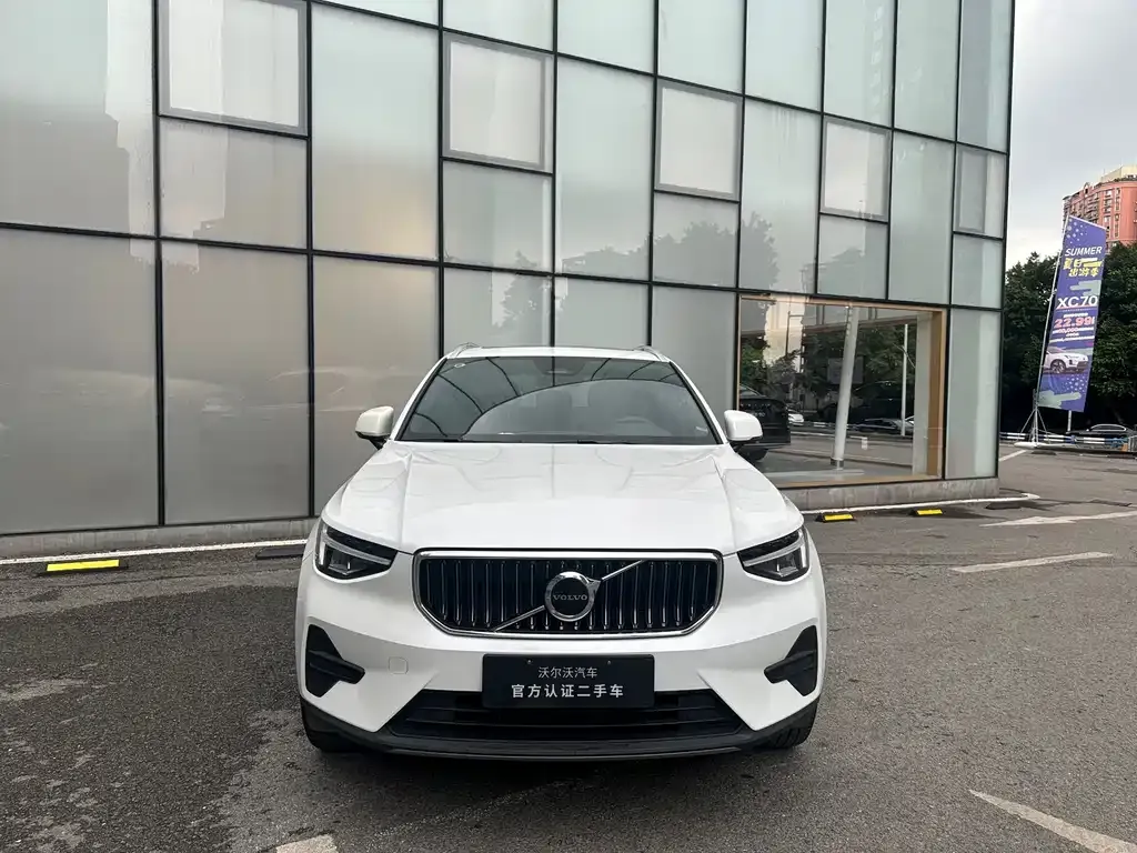 Volvo XC40 — фото 7