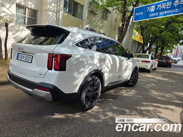 Kia Sorento — фото 10