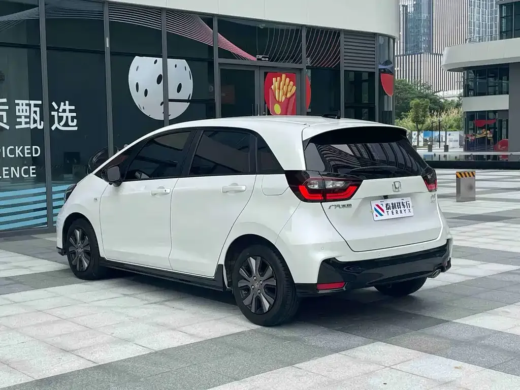 Honda Fit — фото 5