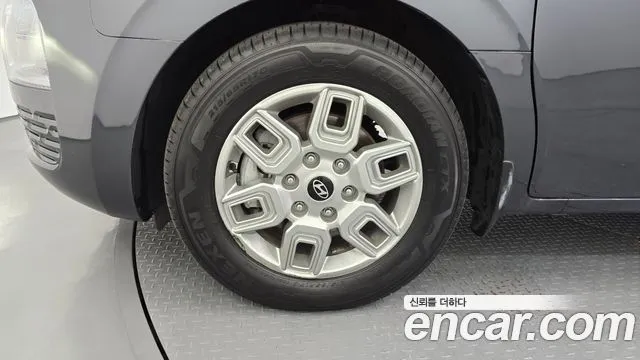 Hyundai Staria — фото 3