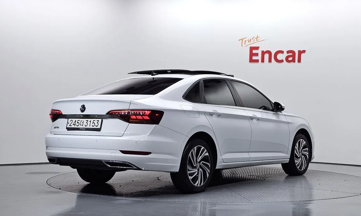 Volkswagen Jetta — фото 2