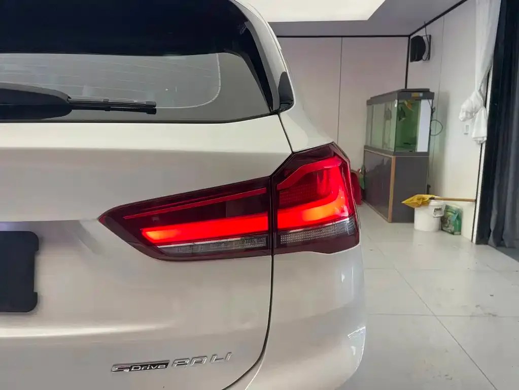 BMW X1 — фото 2