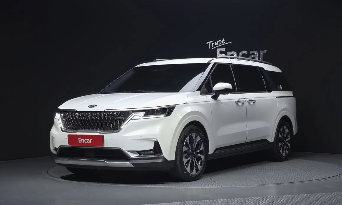 Kia Carnival — фото 1