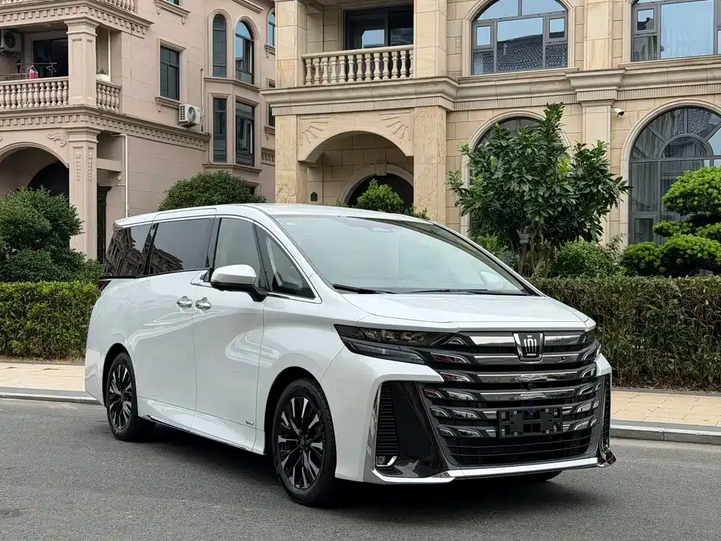 Toyota Vellfire — фото 10