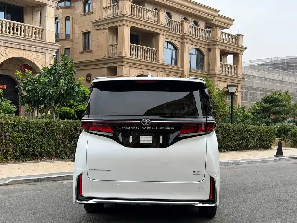 Toyota Vellfire — фото 9