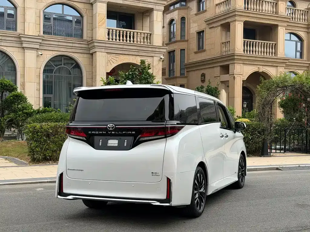 Toyota Vellfire — фото 3