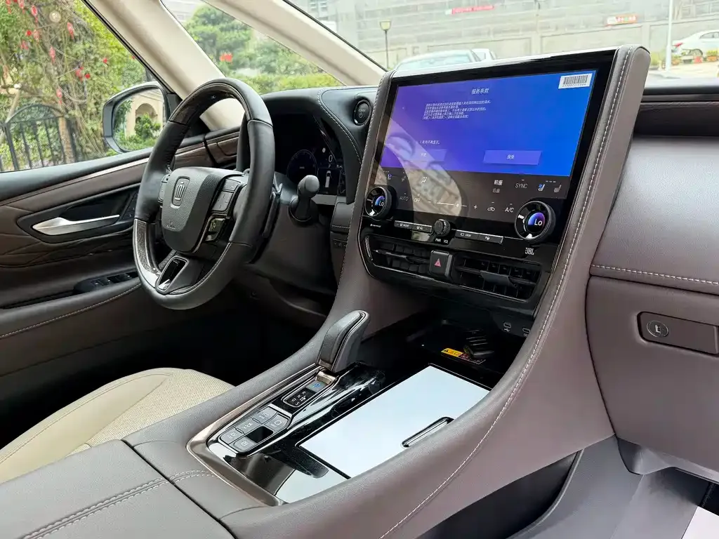 Toyota Vellfire — фото 8