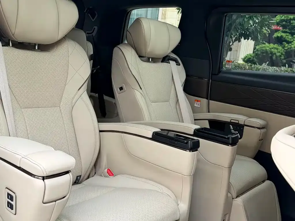 Toyota Vellfire — фото 5
