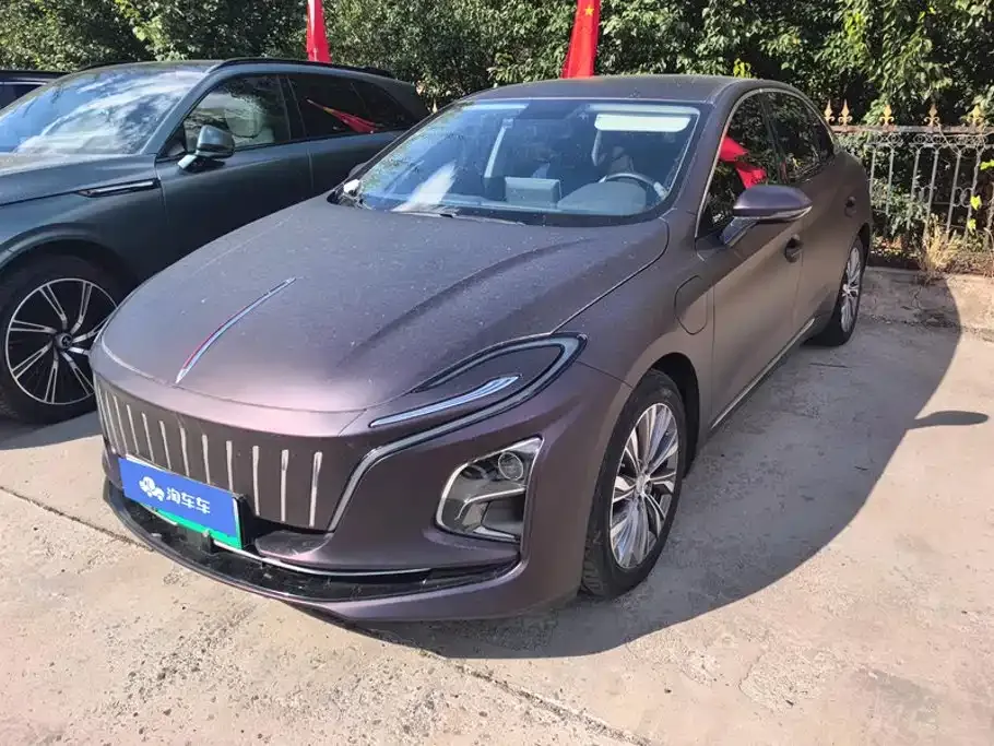 Hongqi E-QM5 — фото 1