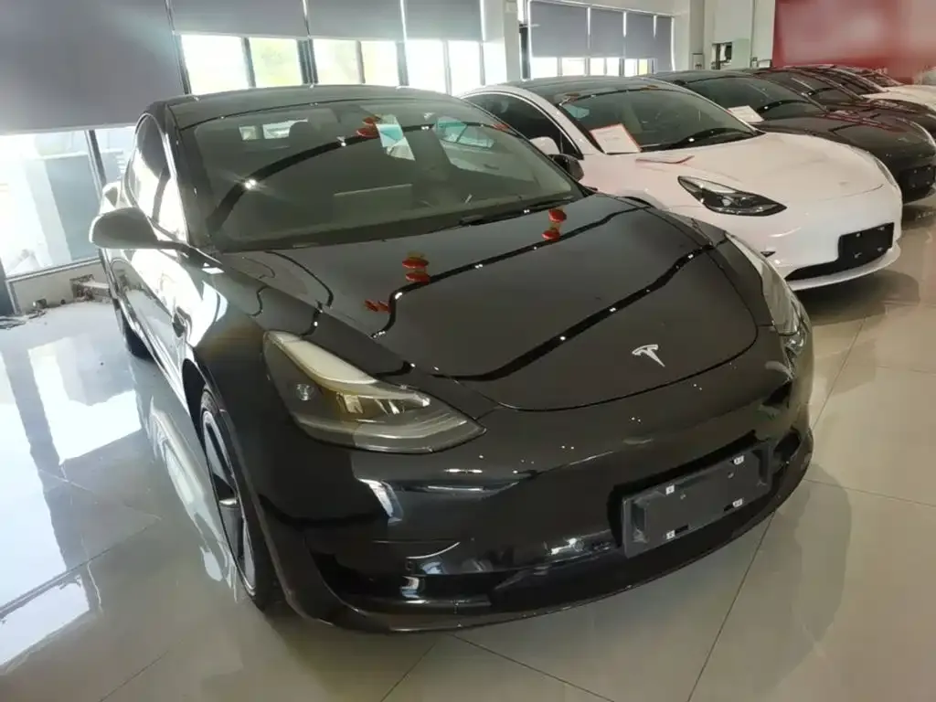 Tesla Model 3 — фото 3