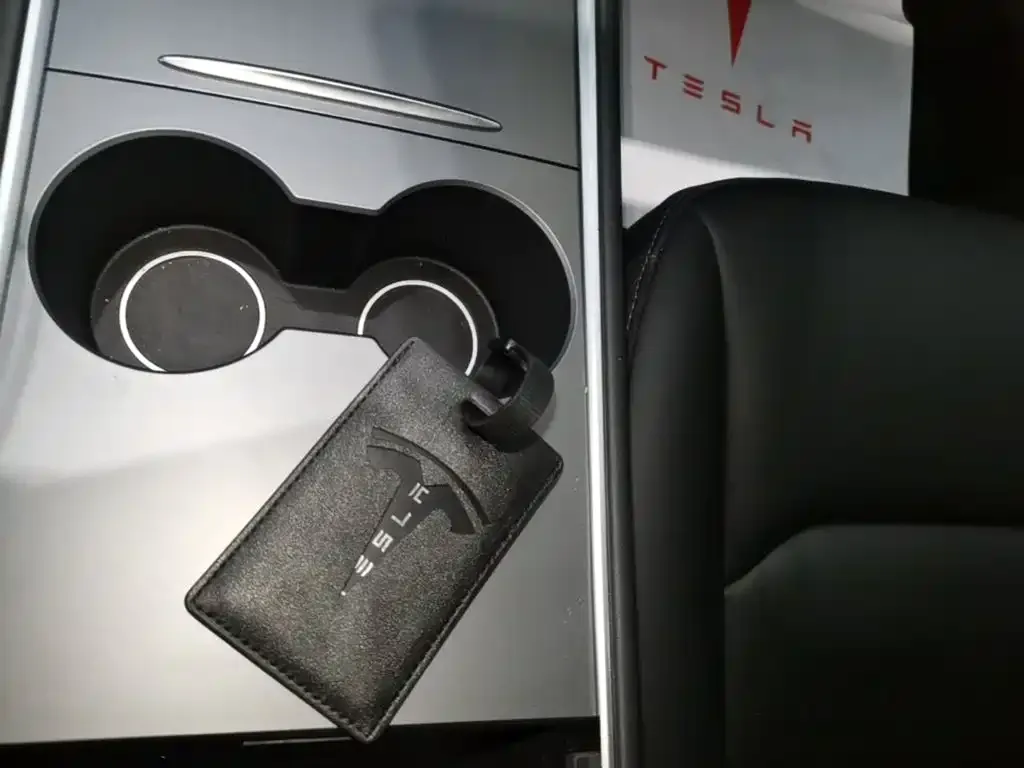 Tesla Model 3 — фото 6
