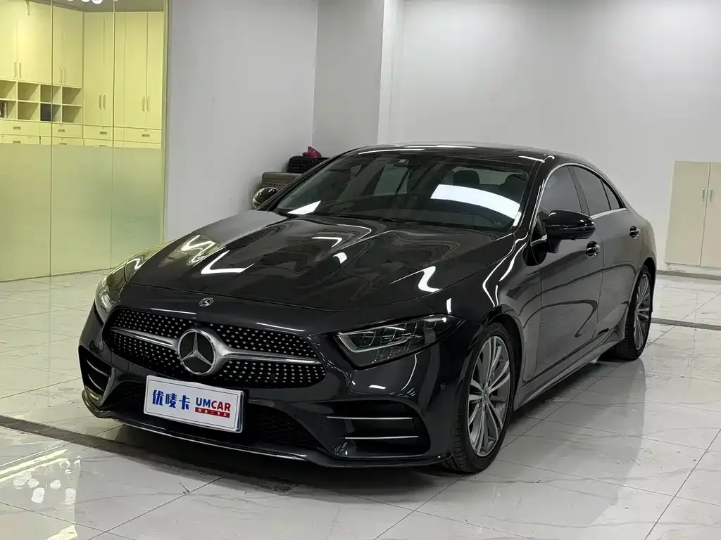 Mercedes-Benz CLS — фото 1