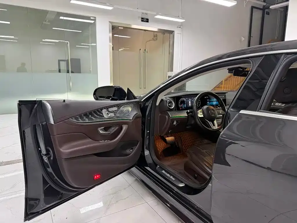 Mercedes-Benz CLS — фото 10