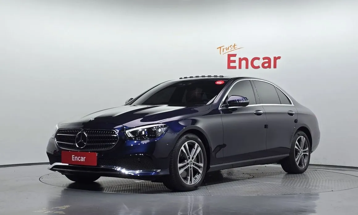 Mercedes-Benz E-Class — фото 1