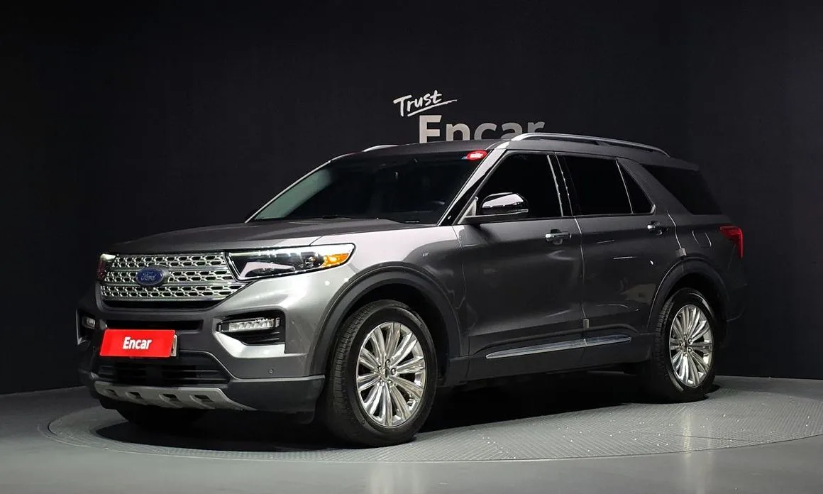 Ford Explorer — фото 1
