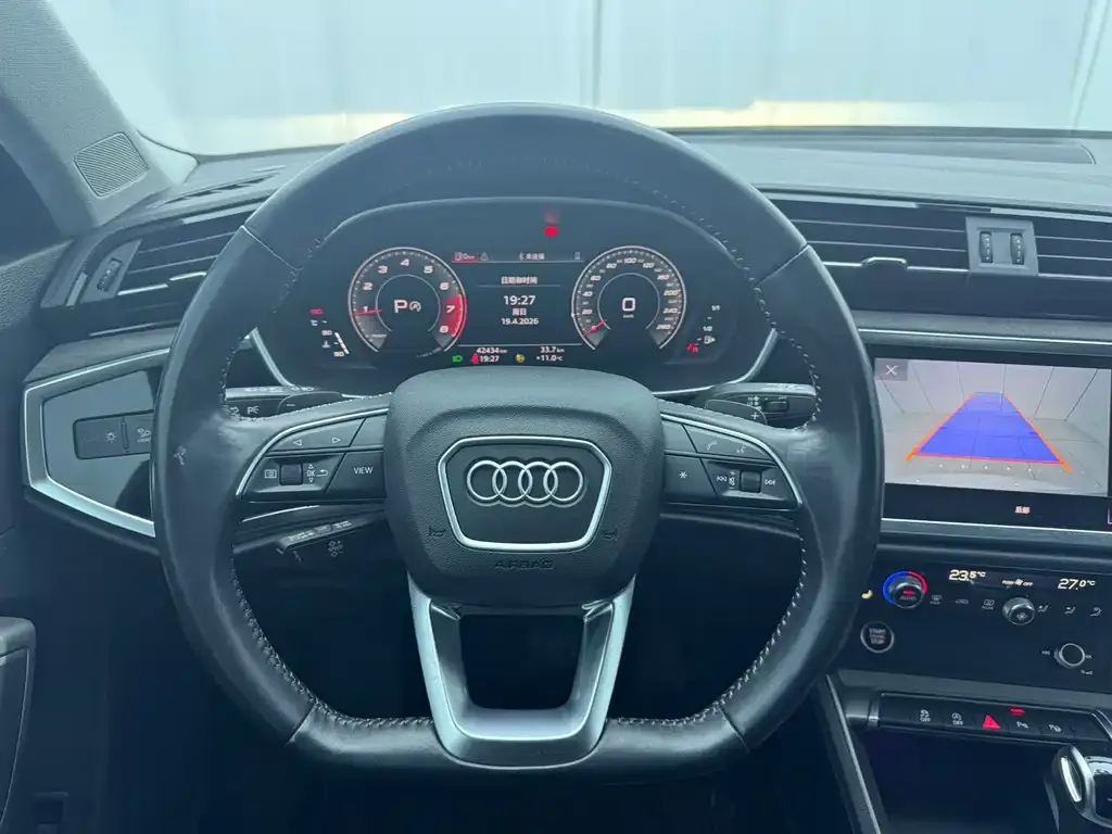 Audi Q3 — фото 3