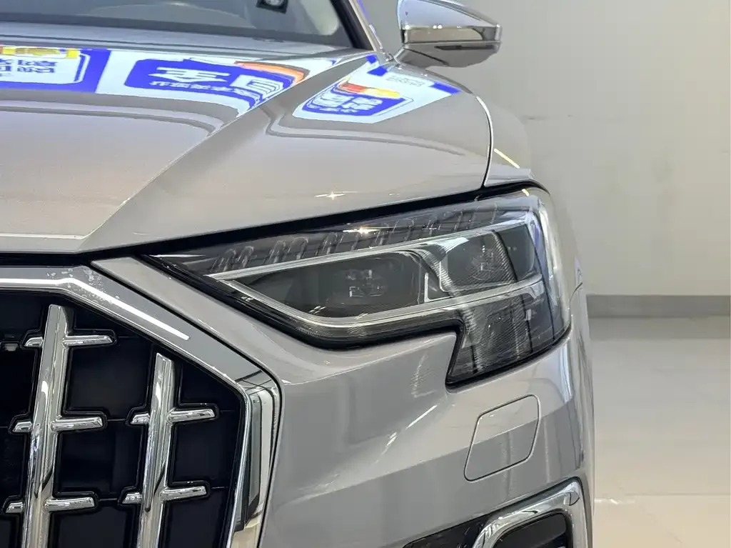 Audi A8 — фото 9