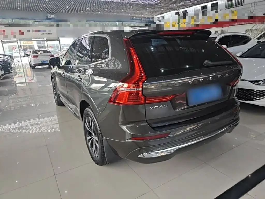 Volvo XC60 — фото 7