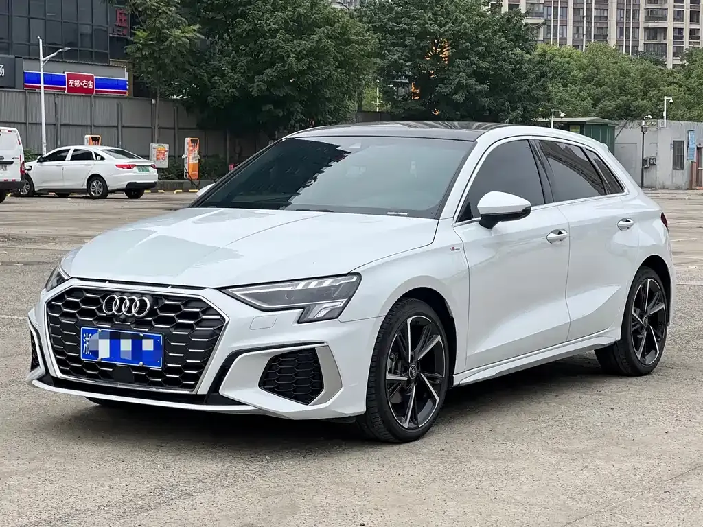 Audi A3 — фото 1