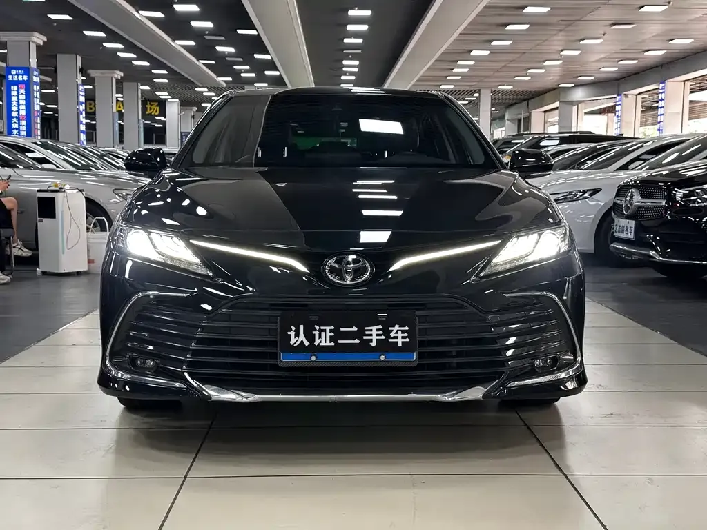 Toyota Camry — фото 10