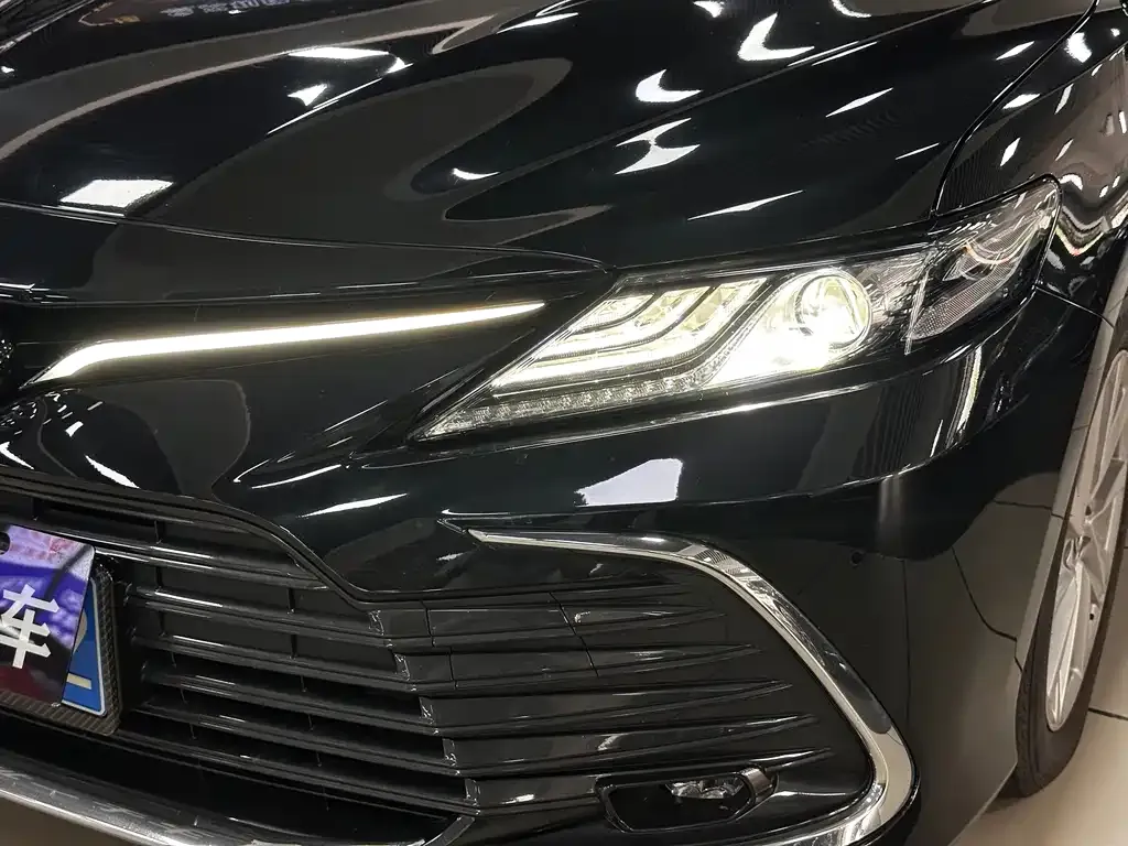 Toyota Camry — фото 6