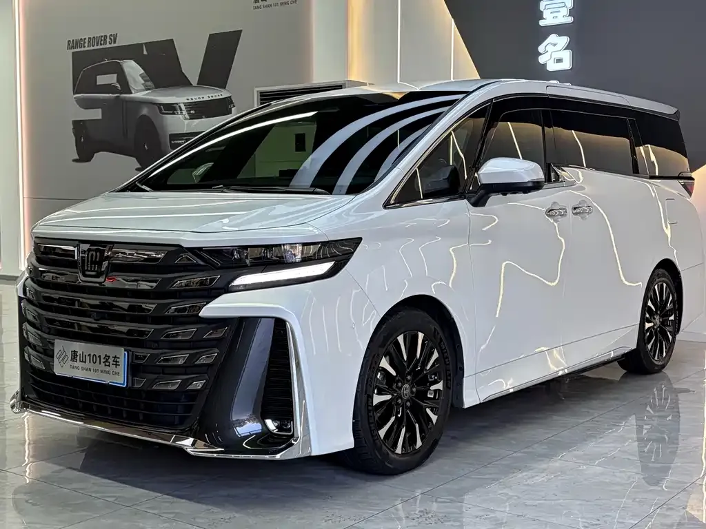 Toyota Vellfire — фото 1