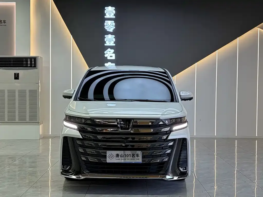 Toyota Vellfire — фото 3