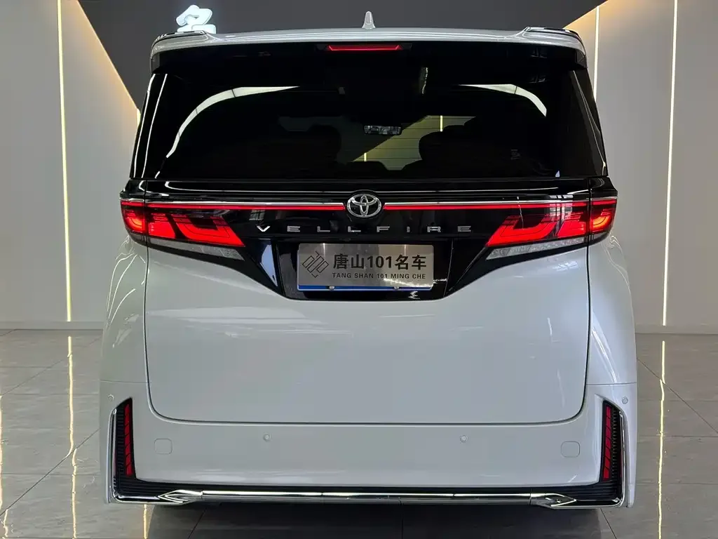 Toyota Vellfire — фото 4