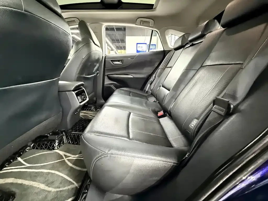 Toyota Harrier — фото 2