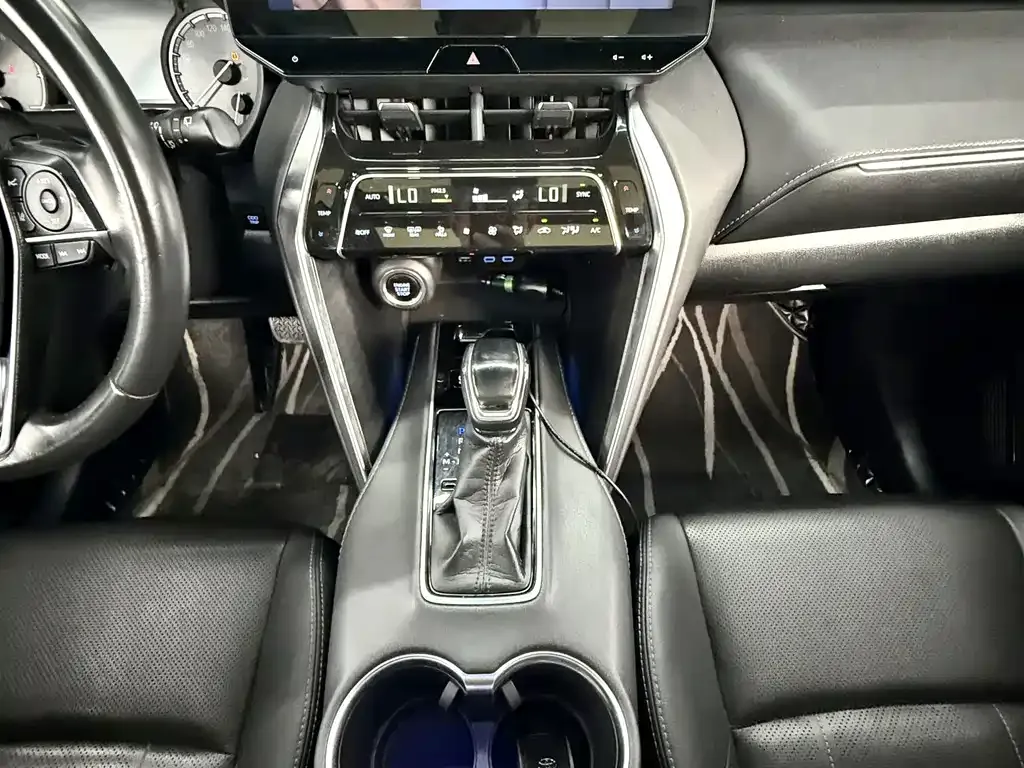 Toyota Harrier — фото 5