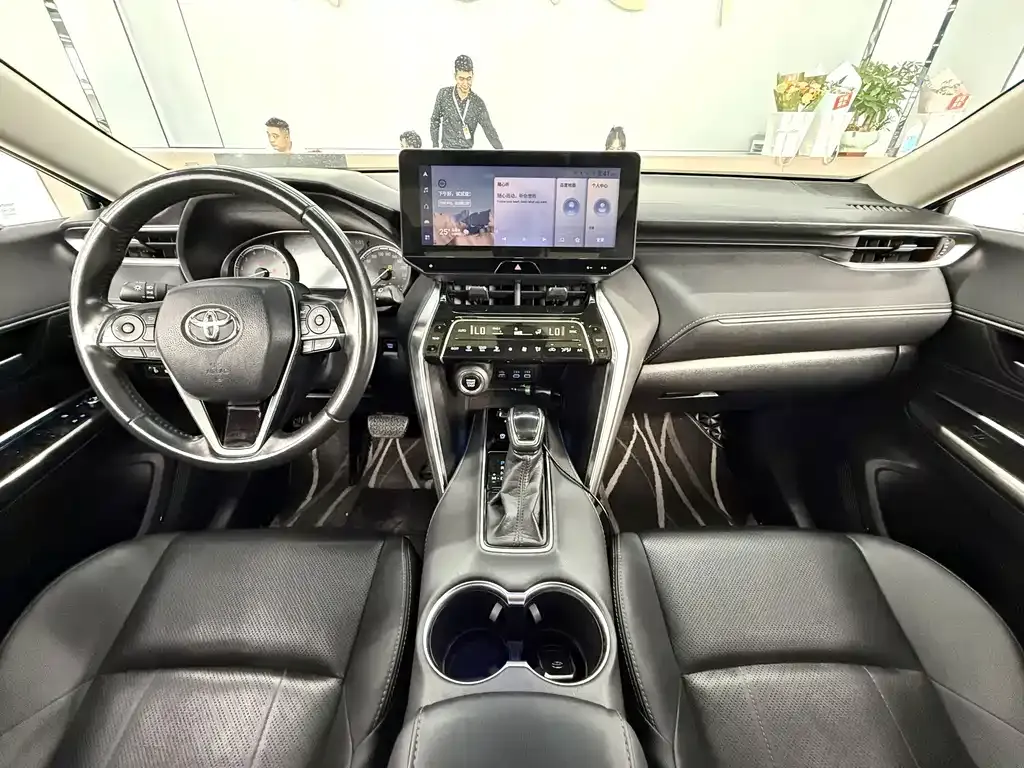 Toyota Harrier — фото 10