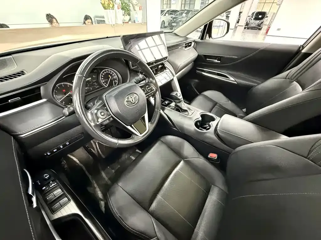 Toyota Harrier — фото 9
