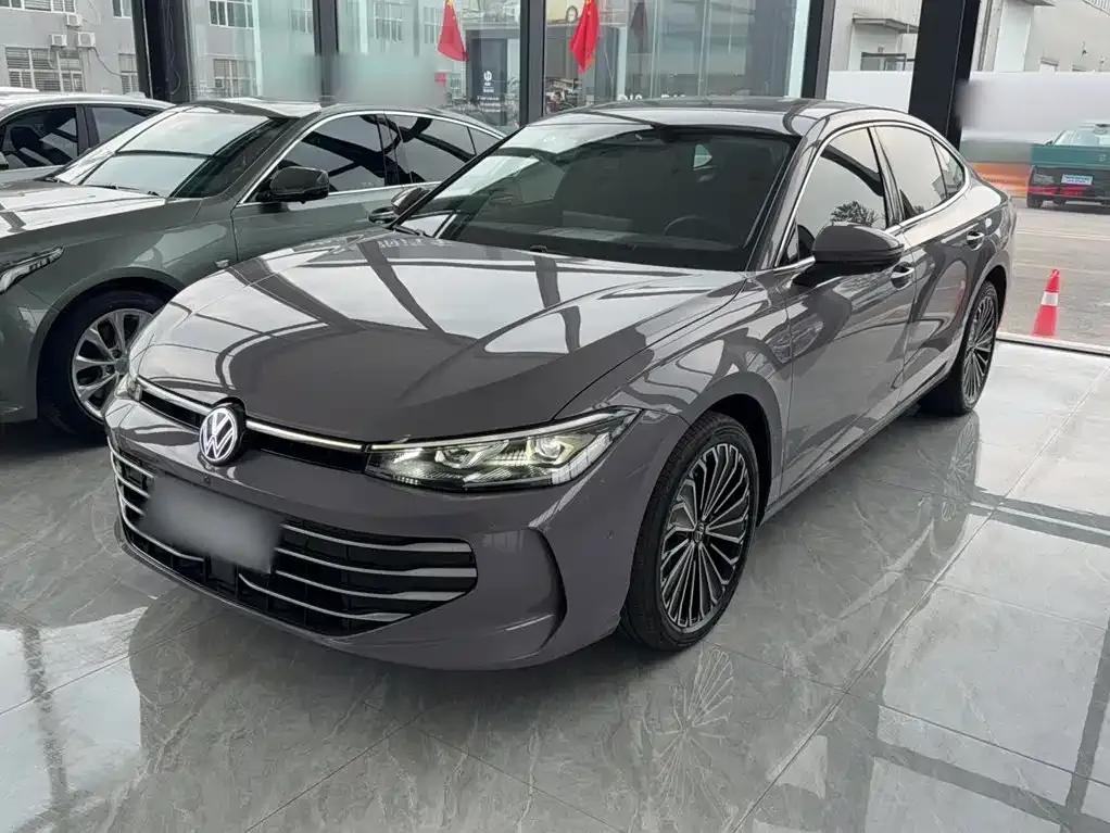 Volkswagen Passat — фото 1