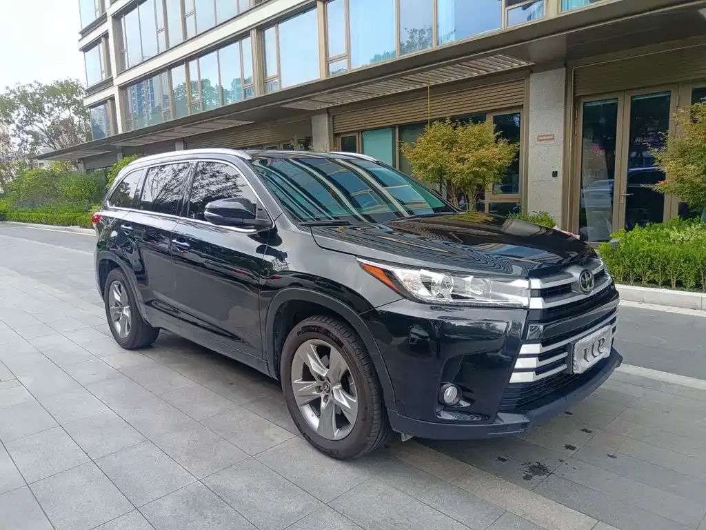 Toyota Highlander — фото 9