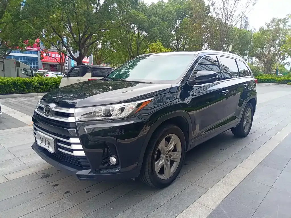 Toyota Highlander — фото 8