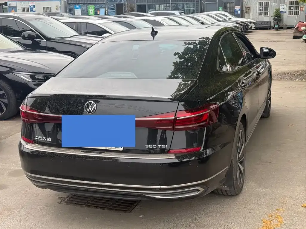 Volkswagen Passat — фото 10
